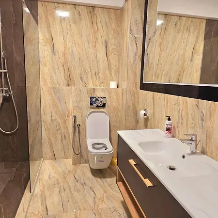 Red La Mare * Năvodari